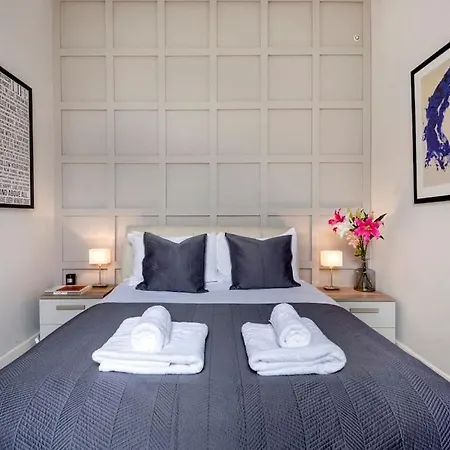Contemporary Clapham Living Apartment London Exterior photo