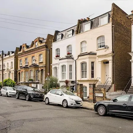 Contemporary Clapham Living Apartment London Exterior photo