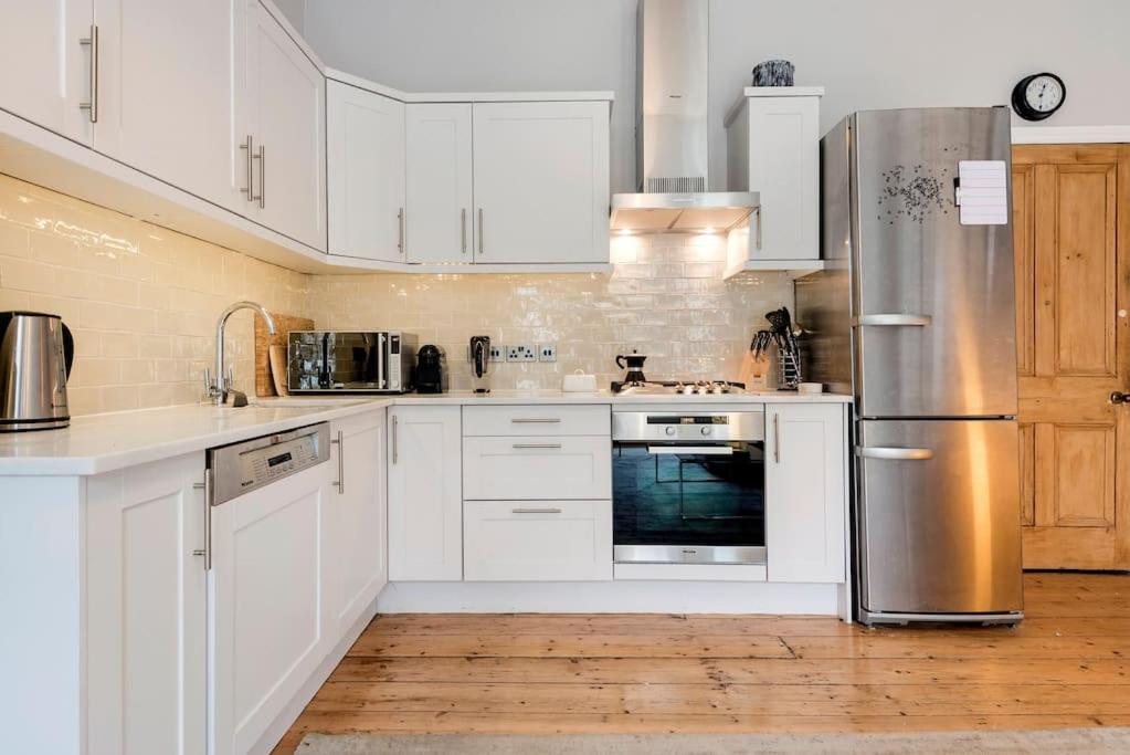 Contemporary Clapham Living London