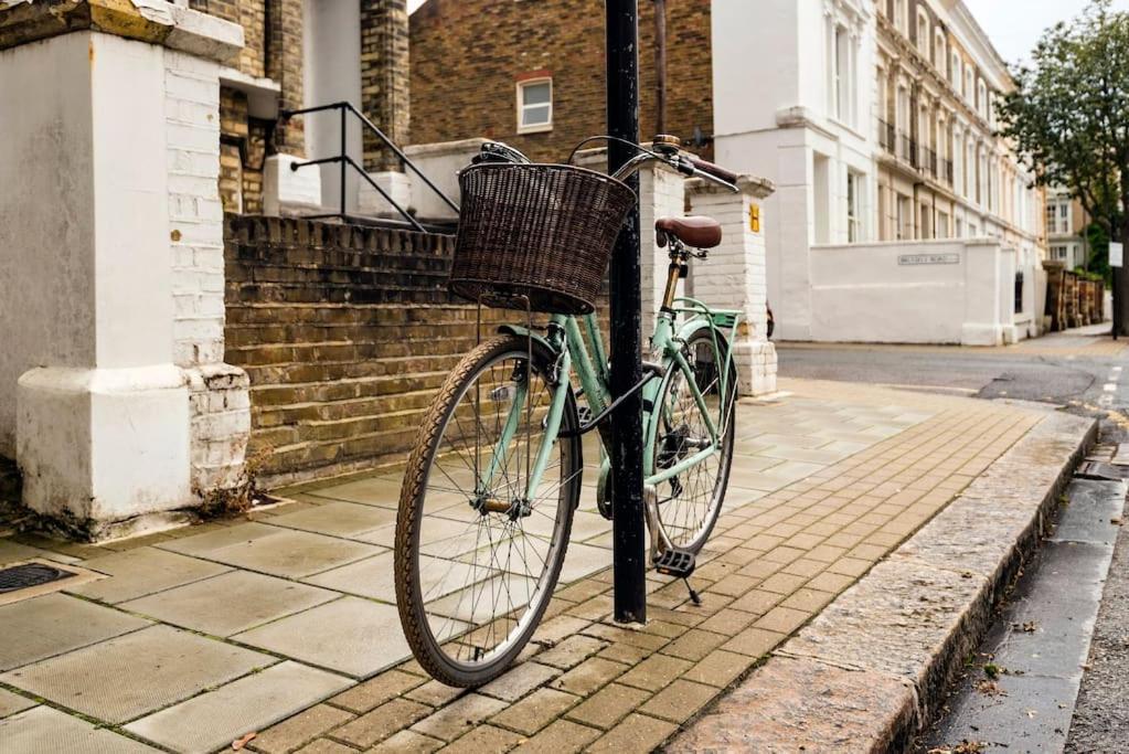 Contemporary Clapham Living * London