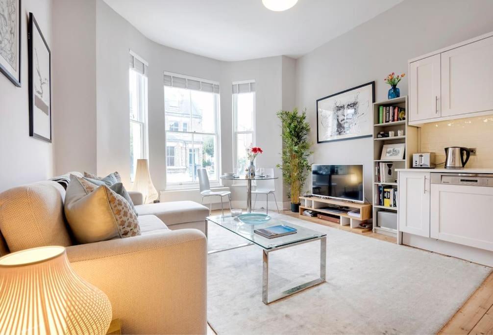 Contemporary Clapham Living Apartamento *