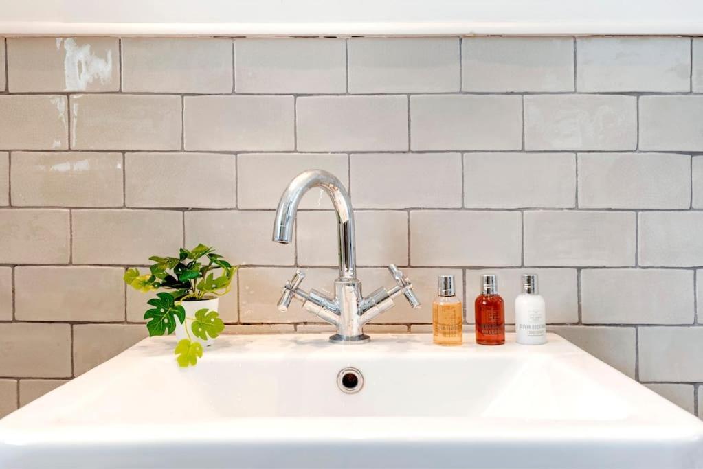 Contemporary Clapham Living London
