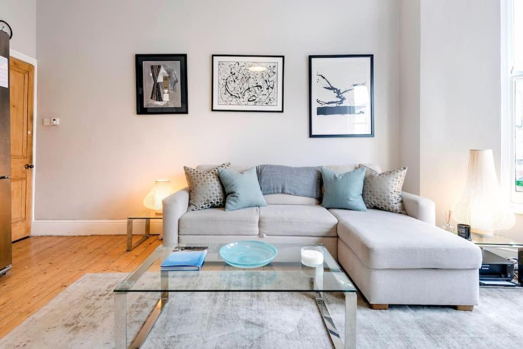 Contemporary Clapham Living Apartamento